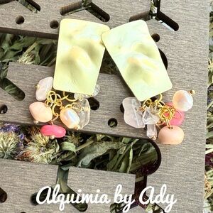 Alquimia Gold and Pink Romantic Earrings with Bow Accents